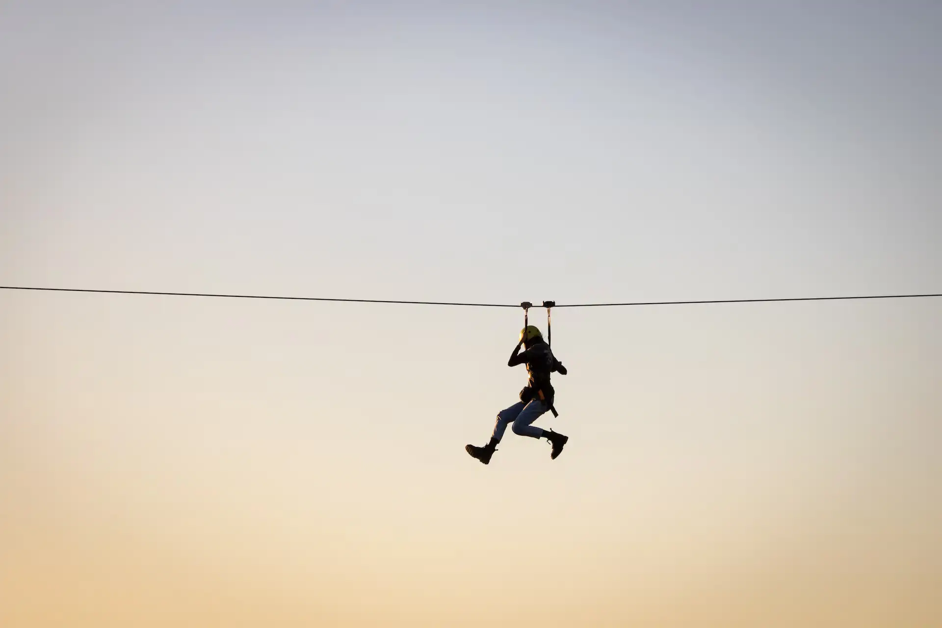 Vuelo en Tirolesa en el Dique Cadillal en Tucumán - Imagen 4